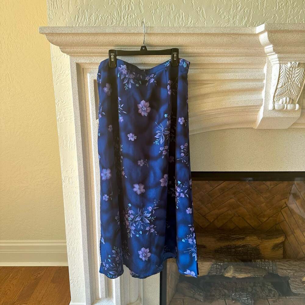 Bentley Plus Vintage Floral Print Elastic Waist Maxi Skirt